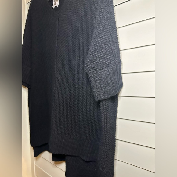 Planet By Lauren G Knit Sweater One Size Black EUC Made in Peru - Picture 5 of 9